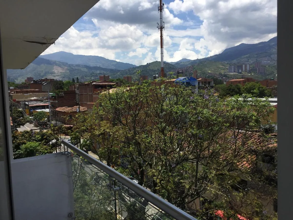 Apartamento Lof, Duplex, Iluminado, Bueno , Centrico Y Bien Ubicado En Laureles Estadio Medellin 0*,  Colombia