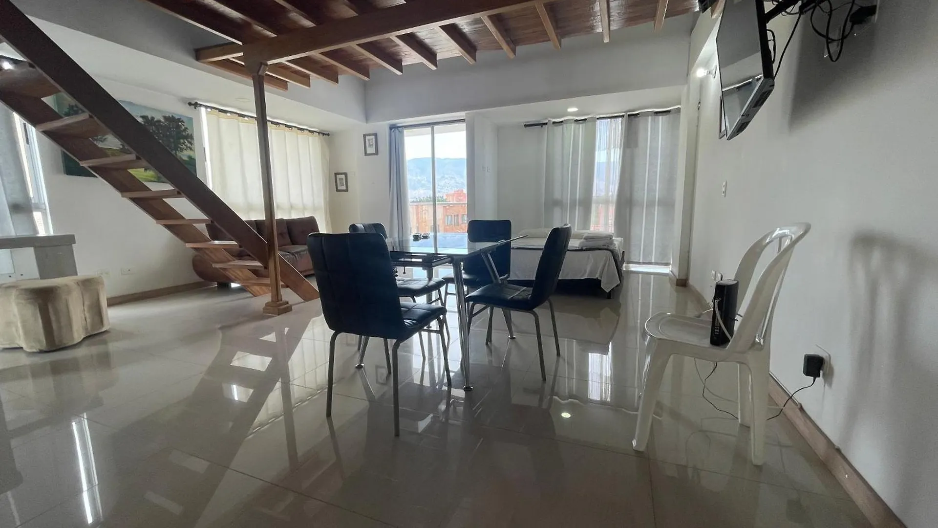 Apartamento Lof, Duplex, Iluminado, Bueno , Centrico Y Bien Ubicado En Laureles Estadio contacts